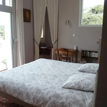 Couette-café Chateau De L'aroumias *